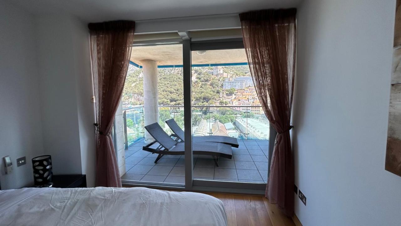 Ocean Village Luxury 2 Bed 2 Bath Apartment - Amazing Views - Pools And Jacuzzis Гібралтар Екстер'єр фото