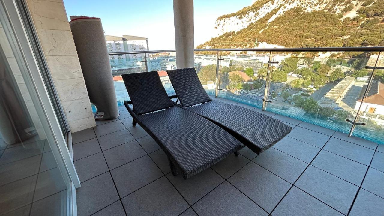 Ocean Village Luxury 2 Bed 2 Bath Apartment - Amazing Views - Pools And Jacuzzis Гібралтар Екстер'єр фото