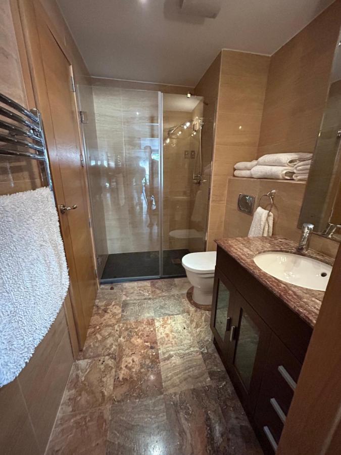 Ocean Village Luxury 2 Bed 2 Bath Apartment - Amazing Views - Pools And Jacuzzis Гібралтар Екстер'єр фото