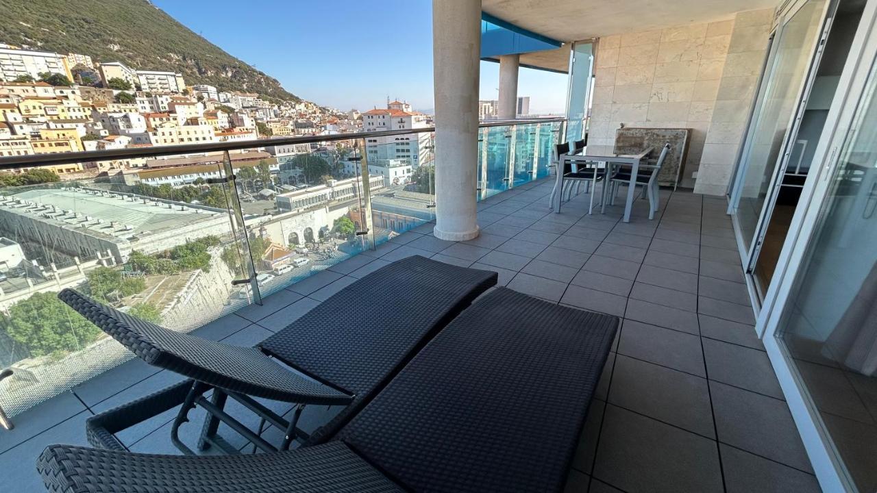 Ocean Village Luxury 2 Bed 2 Bath Apartment - Amazing Views - Pools And Jacuzzis Гібралтар Екстер'єр фото